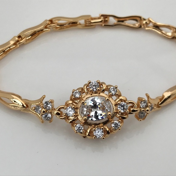 Valentines Bracelet Gold Tone Metal Crystal Accent - Picture 5 of 8